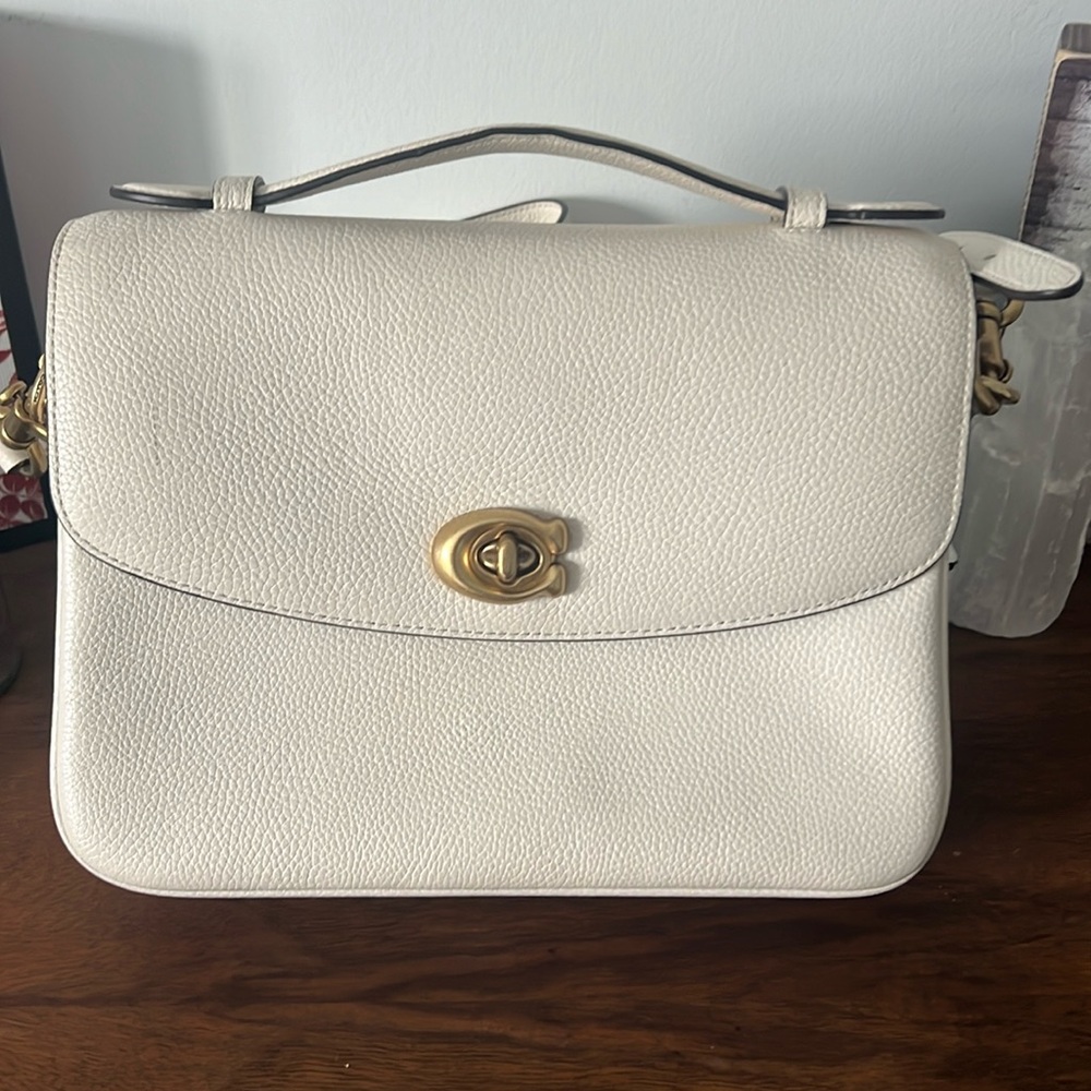 Coach Cassie handbag, medium size, color chalk